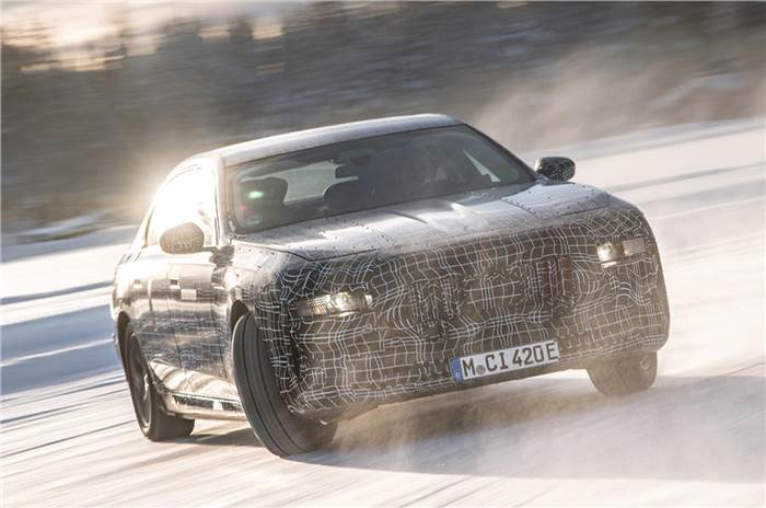 BMW confirms i7 luxury electric sedan; releases test photos